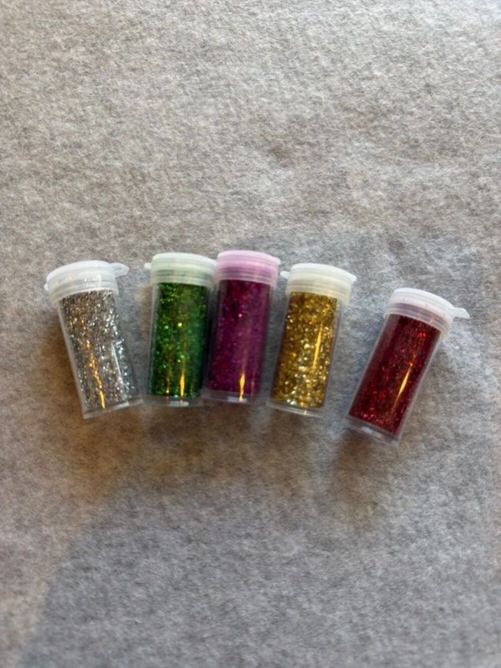 5 vials of glitter for crafts